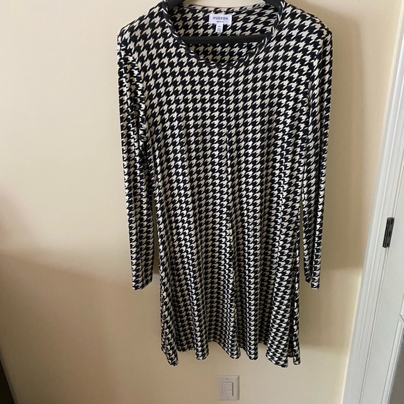 Hudson long sleeve black & beige dress - Picture 1 of 5